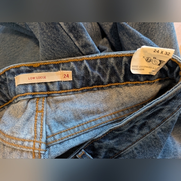 NEW Levis Low Loose Jeans - Picture 5 of 10
